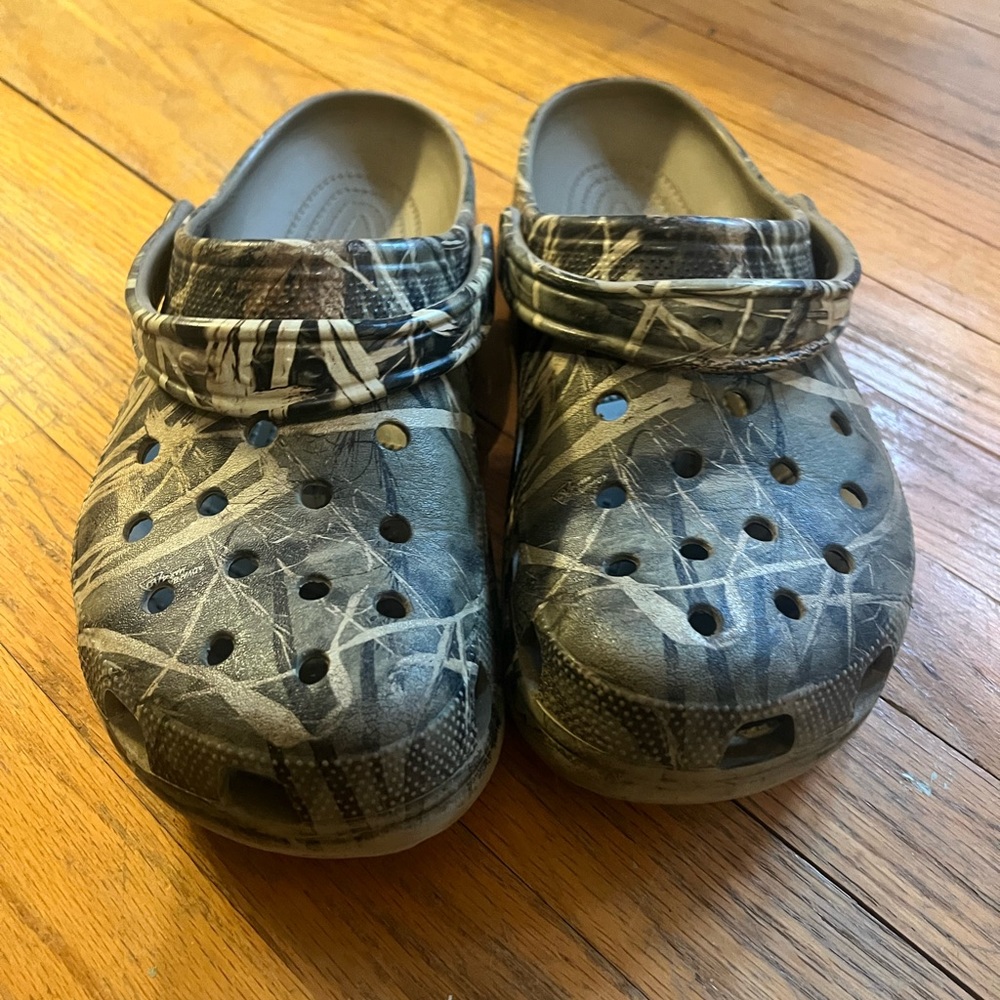 Camo crocs size 12